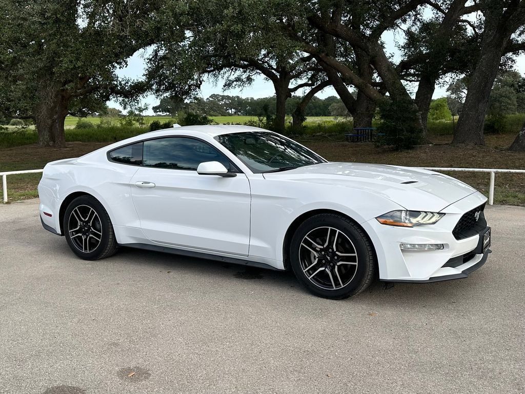 Used 2020 Ford Mustang Coupe RWD image 3