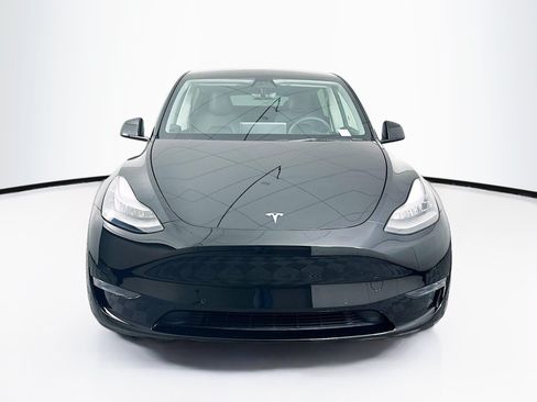 Used 2021 Tesla Model Y Long Range AWD/4WD image 2