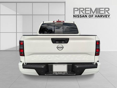 New 2025 Nissan Frontier SV image 4
