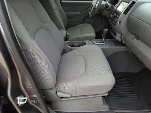 Used 2021 Nissan Frontier SV w/ Midnight Edition Floor Mats RWD image 29