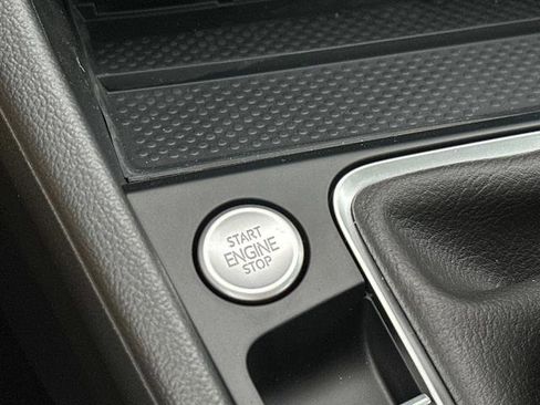 New 2025 Volkswagen Jetta SE image 28