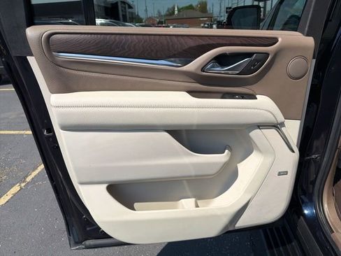 Used 2021 GMC Yukon XL Denali image 13