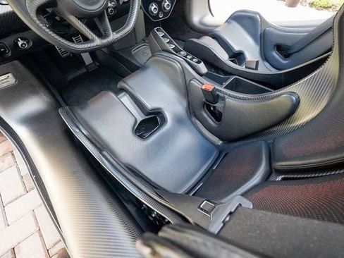 Used 2019 McLaren Senna image 66