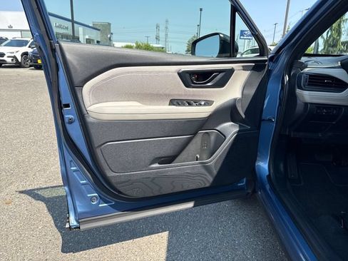 Used 2025 Subaru Forester Premium AWD/4WD image 15