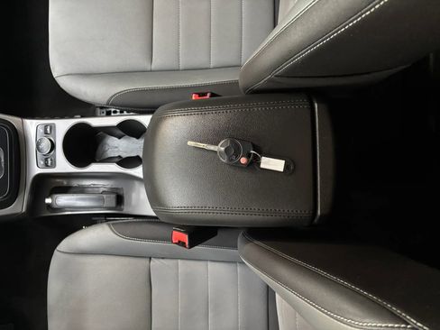 Used 2016 Ford Escape SE w/ SE Cold Weather Package FWD image 21