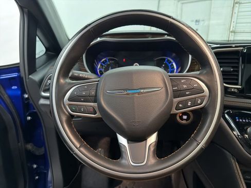 Used 2021 Chrysler Pacifica Pinnacle FWD image 16