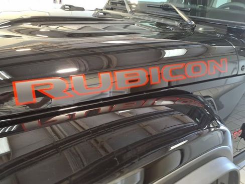 Used 2025 Jeep Wrangler Unlimited Rubicon AWD/4WD image 6