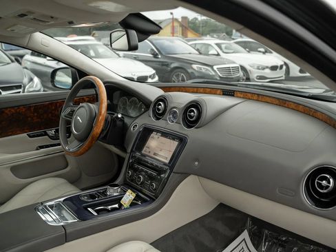 Used 2012 Jaguar XJ RWD image 14