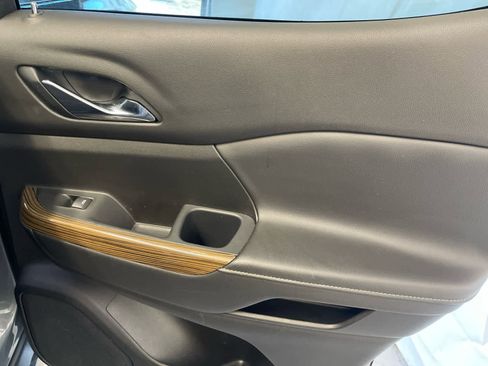 Used 2021 GMC Acadia SLE image 34