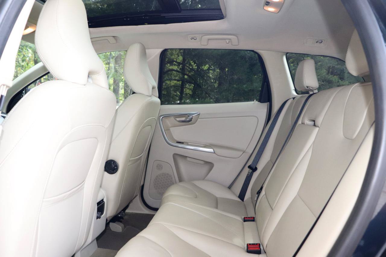 Used 2015 Volvo XC60 T6 AWD/4WD image 32