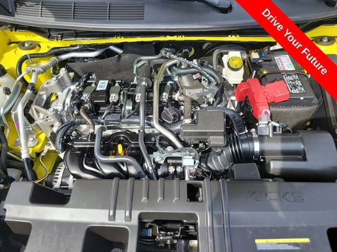 Used 2025 Nissan Kicks SR AWD/4WD image 33