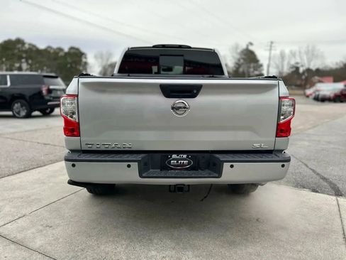 Used 2017 Nissan Titan SL image 12