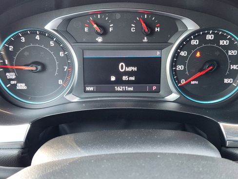 Used 2023 Chevrolet Traverse LT FWD image 14