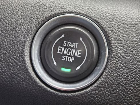 Used 2025 GMC Acadia Elevation image 24