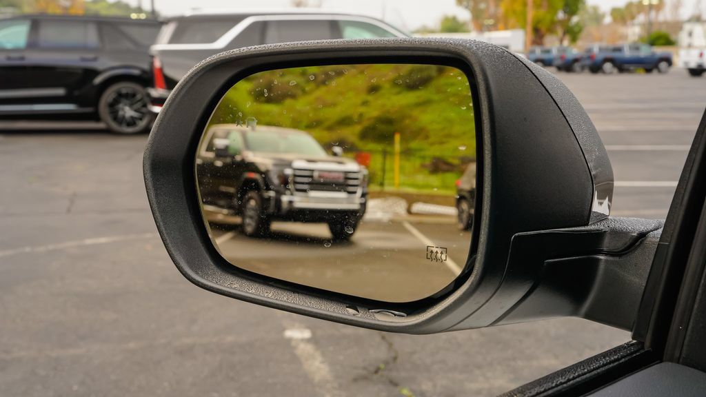 New 2027 GMC Terrain AT4 w/ Technology Package II AWD/4WD image 12
