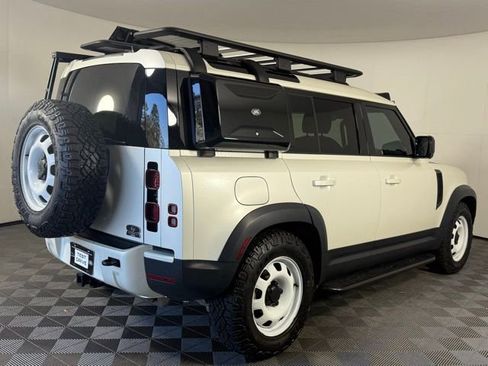 New 2024 Land Rover Defender 110 S image 8