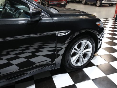 Used 2013 Ford Taurus SEL FWD image 15