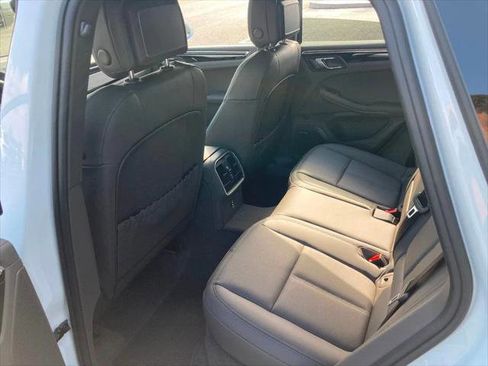 Used 2025 Porsche Macan AWD/4WD image 21