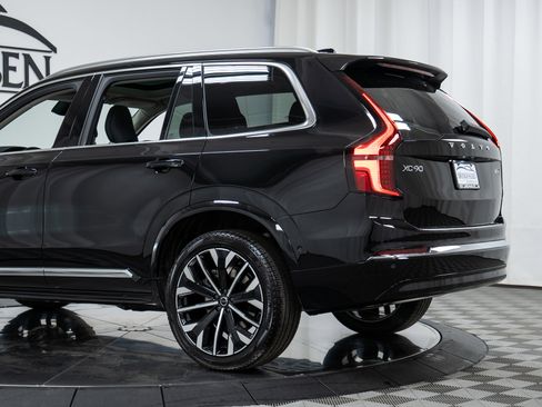 New 2026 Volvo XC90 B6 Plus w/ Protection Package Premier image 30