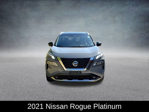 Used 2021 Nissan Rogue Platinum image 3