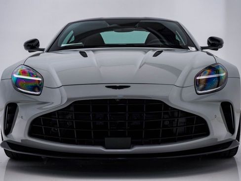 Used 2025 Aston Martin V8 Vantage Coupe RWD image 5