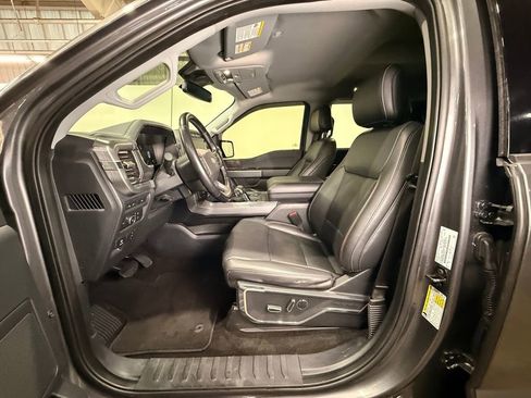 Used 2021 Ford F150 Lariat w/ Trailer Tow Package image 15