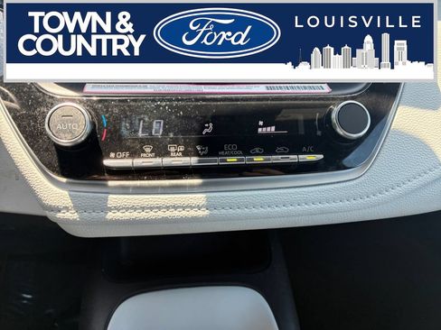 Used 2024 Toyota Corolla SE FWD image 11