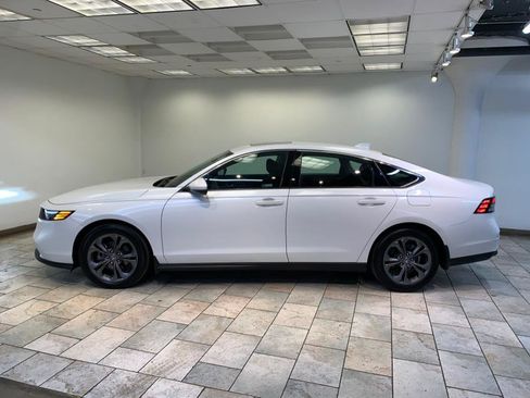 Used 2023 Honda Accord EX image 12