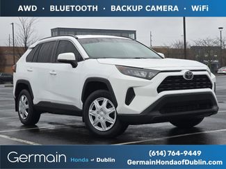 Used 2020 Toyota RAV4 LE video 1