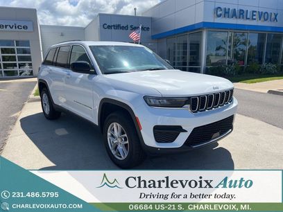 New 2025 Jeep Grand Cherokee Laredo X w/ Luxury Tech Group I