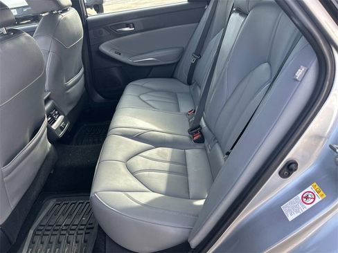 Certified 2019 Toyota Avalon XLE image 13