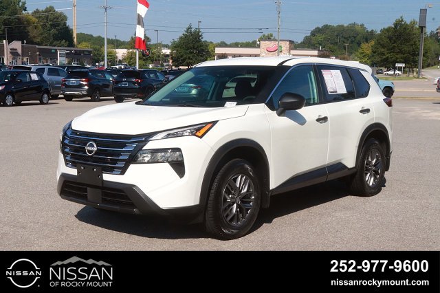 Used 2024 Nissan Rogue S AWD/4WD image 3