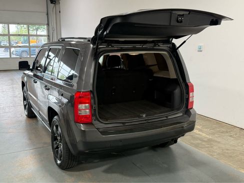 Used 2015 Jeep Patriot Sport w/ Power Value Group FWD image 4