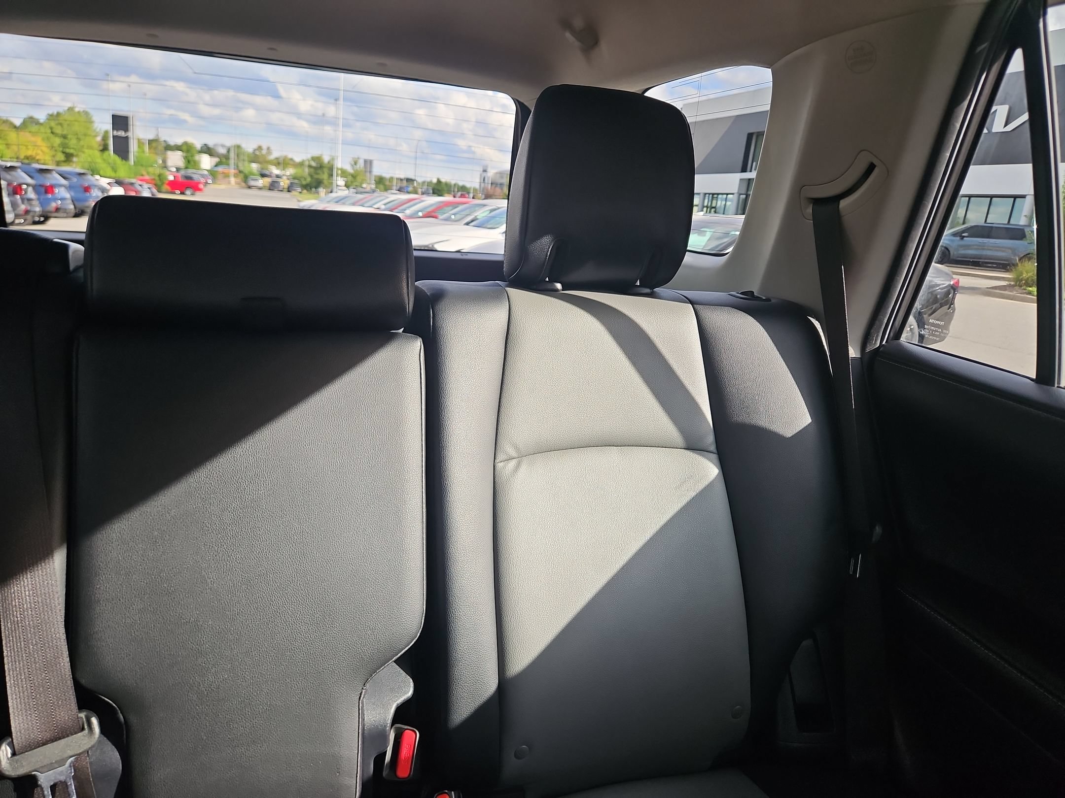 Used 2018 Toyota 4Runner SR5 Premium AWD/4WD image 14
