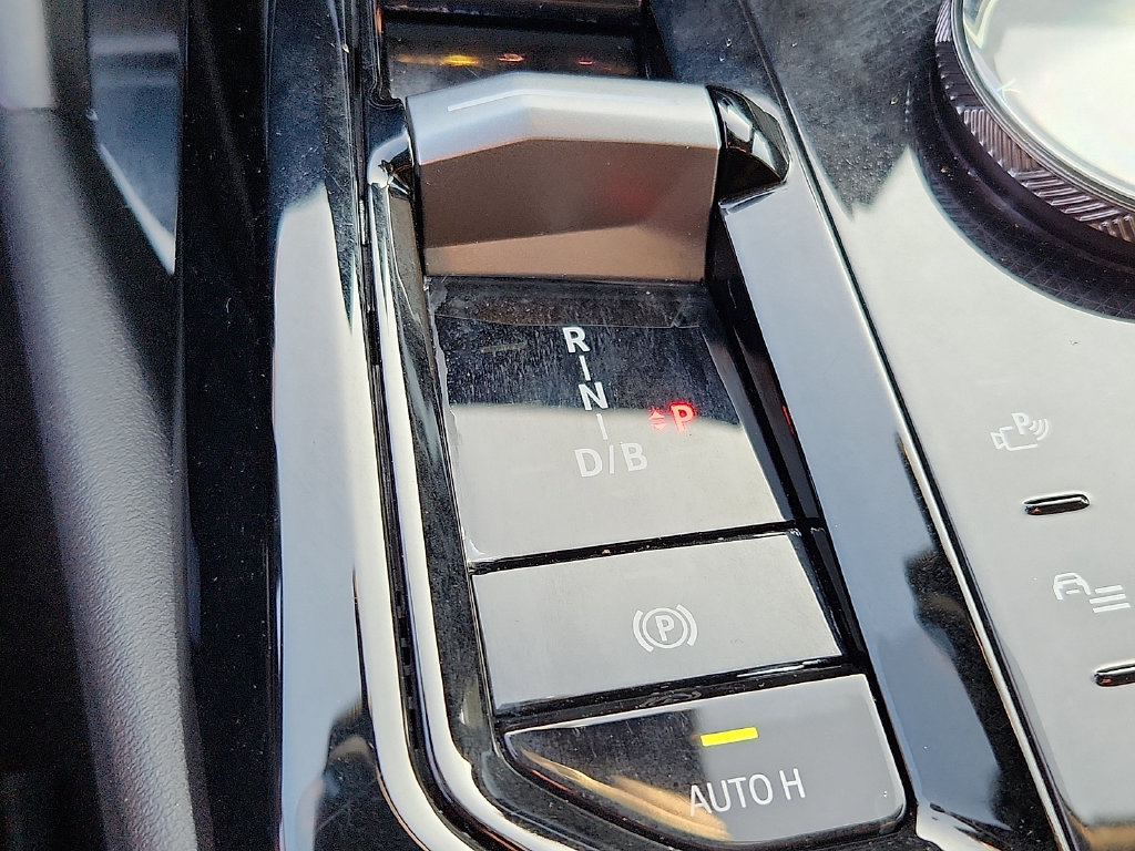 Used 2024 BMW i5 eDrive40i w/ M Sport Package RWD image 15