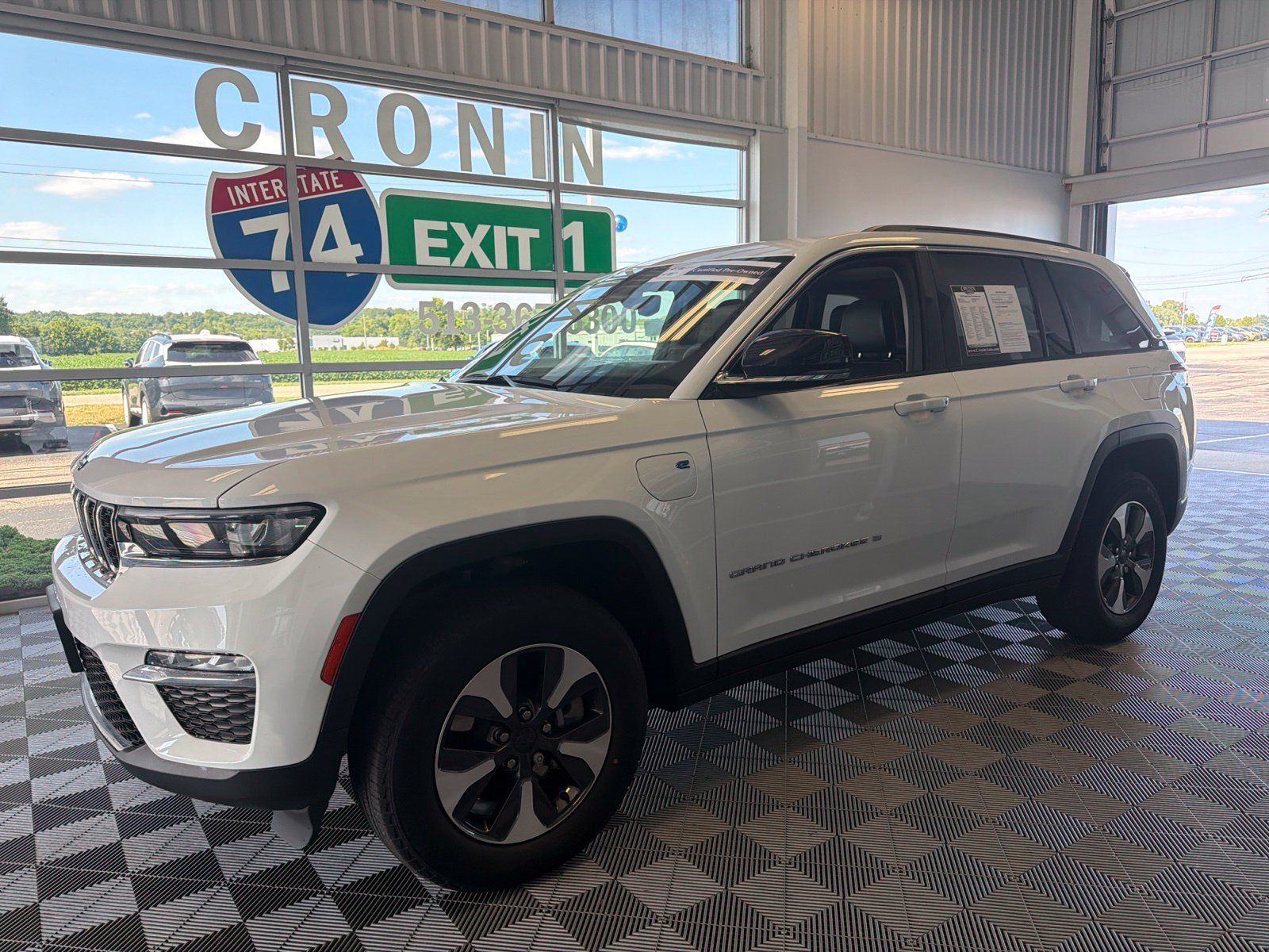 Used 2022 Jeep Grand Cherokee Limited 4xe AWD/4WD image 3