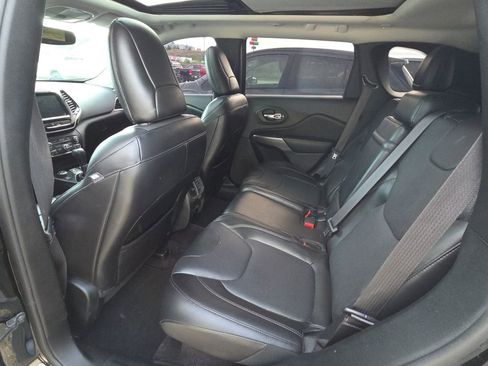 Used 2019 Jeep Cherokee Limited w/ Luxury Group AWD/4WD image 13