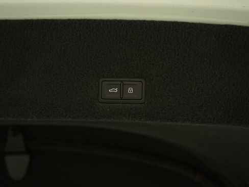 Used 2021 Lamborghini Urus image 31