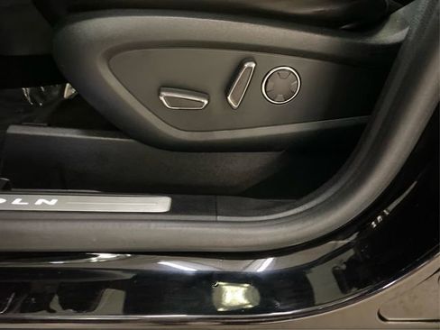 Used 2019 Lincoln MKC Reserve image 24