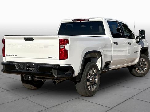 Used 2025 Chevrolet Silverado 2500 Custom w/ Custom Value Package AWD/4WD image 12