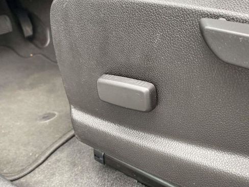 Used 2020 Chevrolet Colorado LT RWD image 18