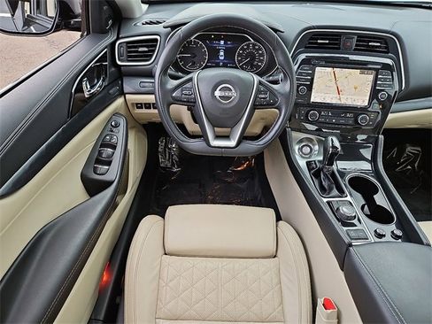 Used 2023 Nissan Maxima Platinum image 11
