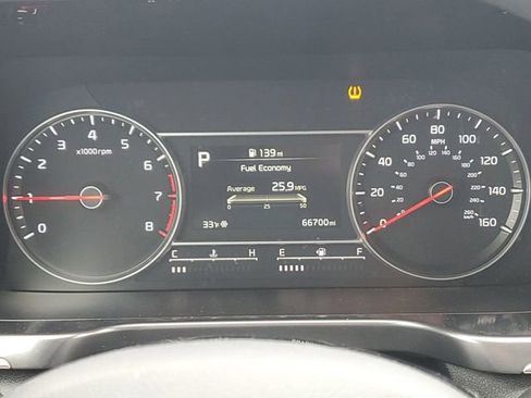 Used 2023 Kia Sorento LX image 7