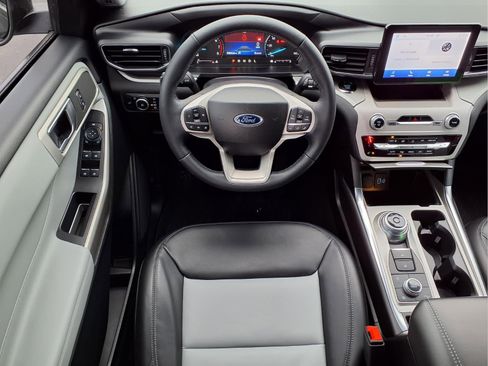 Used 2023 Ford Explorer XLT w/ Equipment Group 202A image 12