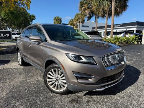 Used 2019 Lincoln MKC Premiere image 1