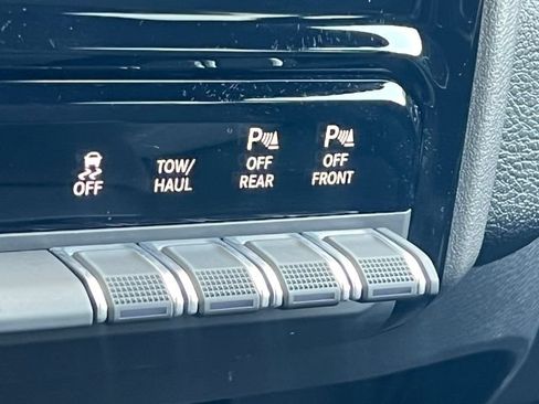 Used 2025 RAM 2500 Big Horn AWD/4WD image 31