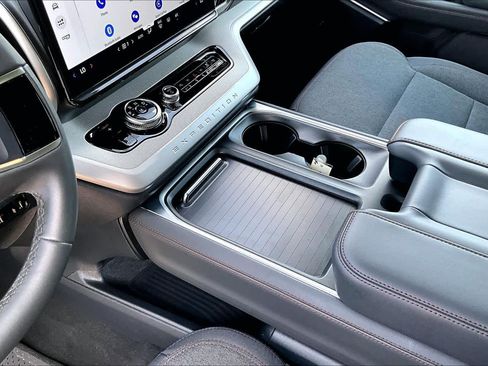 Certified 2025 Ford Expedition Active RWD image 17