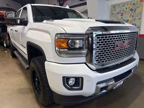 Used 2017 GMC Sierra 3500 Denali image 46