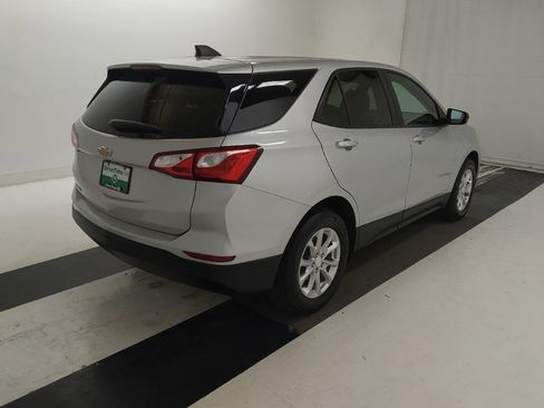 Used 2021 Chevrolet Equinox LS w/ LS Convenience Package image 9