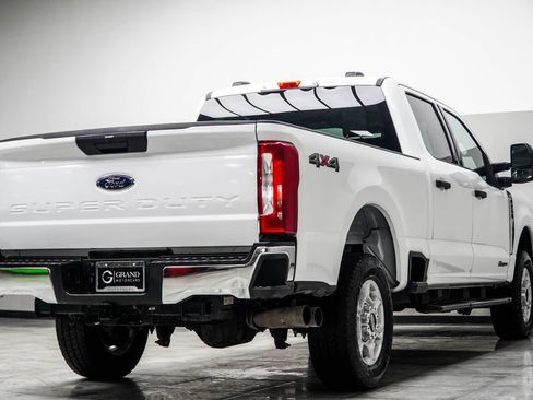 Used 2025 Ford F250 XLT AWD/4WD image 14